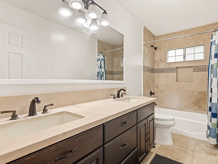 Gladiola Dr — Photo 41