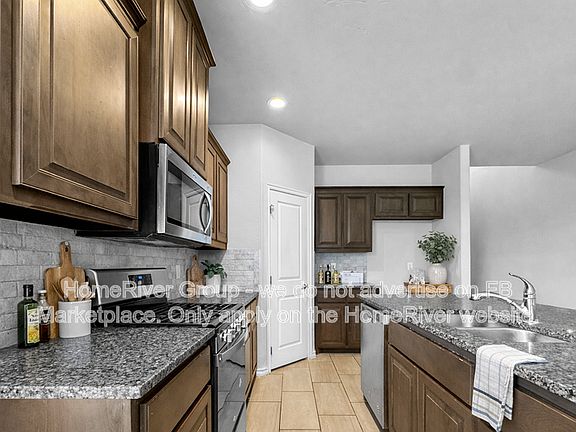 5th image of 11133 NW 95th Ct