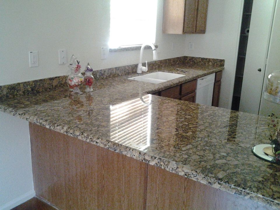 KITCHEN W BEAUTIFUL GRANITE