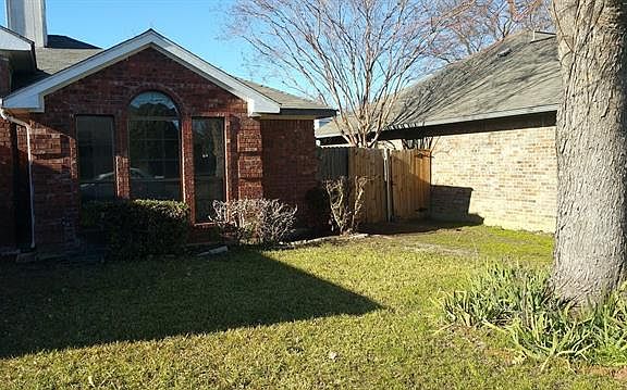 2nd image of 817 W Lynn Creek Dr