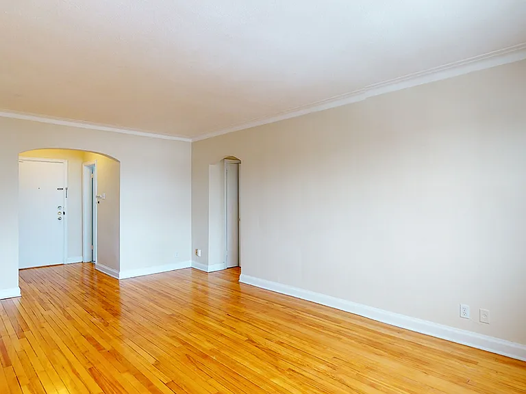 385 Besserer St — Photo 22