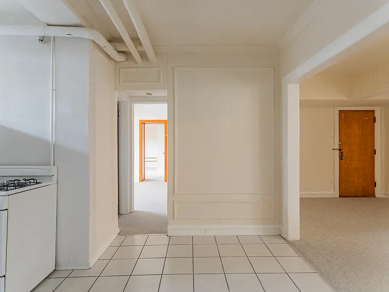 Dining Area 1225-G