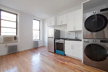 Rented by R New York