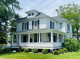 404 Crescent Dr, Middletown, IA 52638