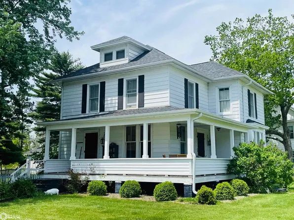 404 Crescent Dr, Middletown, IA 52638