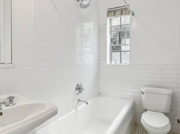 116 Pinehurst Avenue image 13 of 25