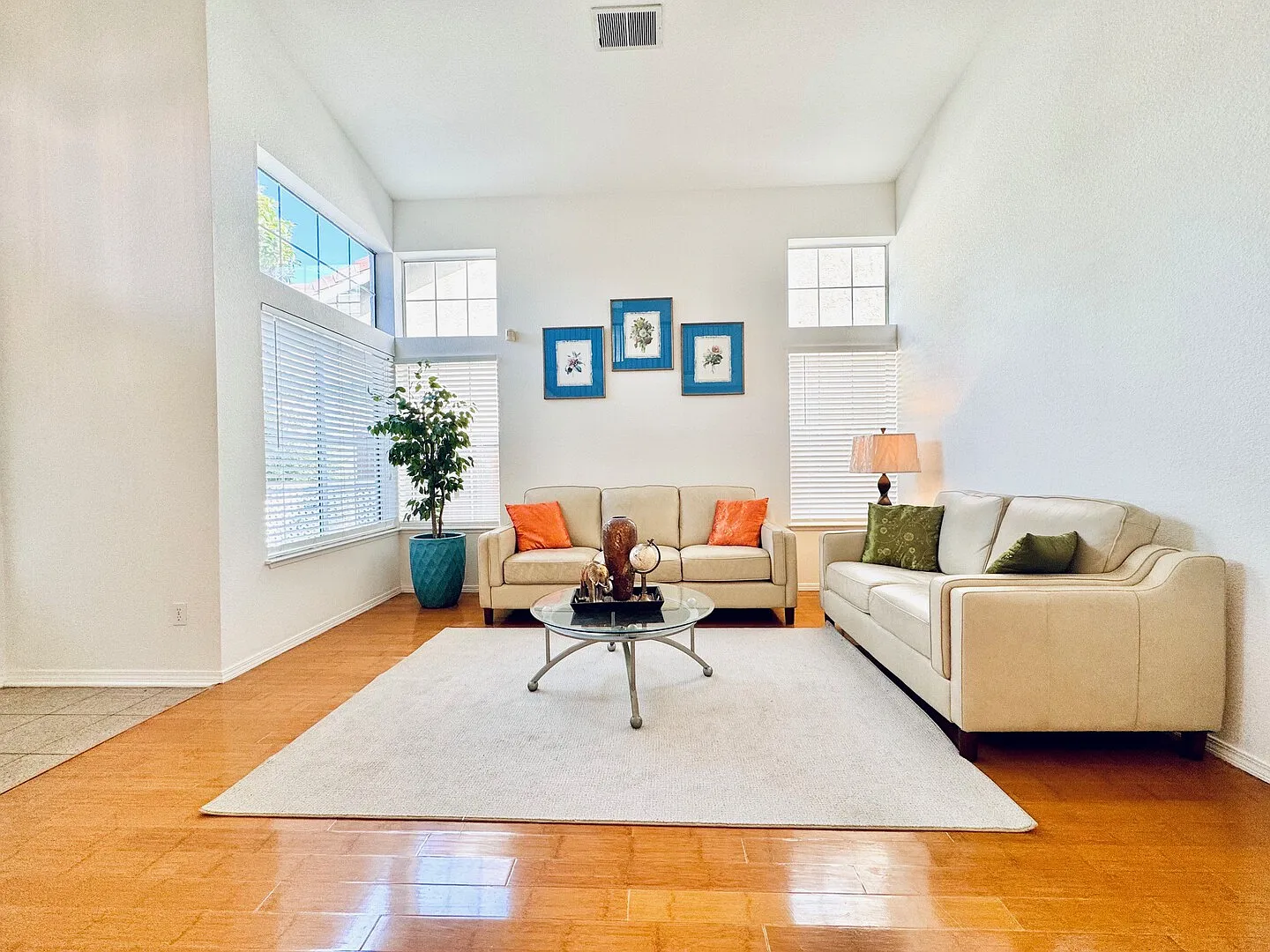 Spacious 4Bed/3Bath Union City Home Convenient Central Location — Photo 3