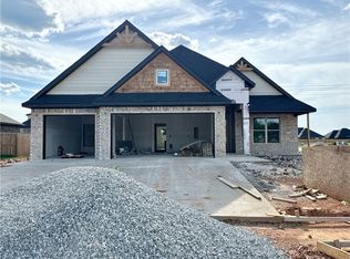 2109 Crandall Rd, Pea Ridge, AR 72751