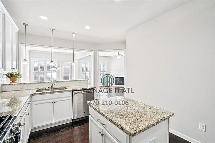 2558 Village Park Bnd — Photo 13