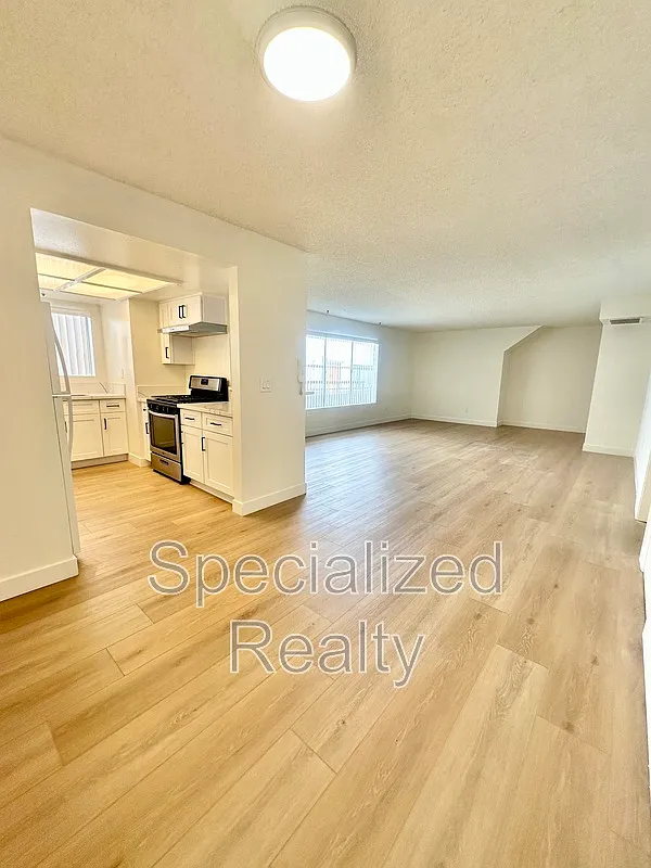3 bed, 2.0 bath, $3,395 — Photo 2