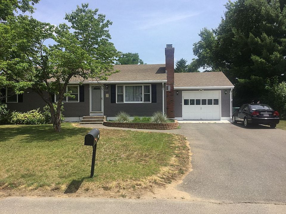 Quiet street, drive parks 6