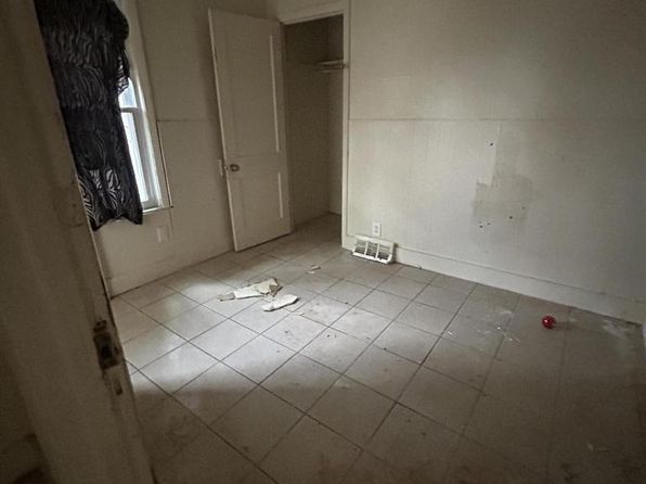 milwaukee-wisconsin-2069931077 picture