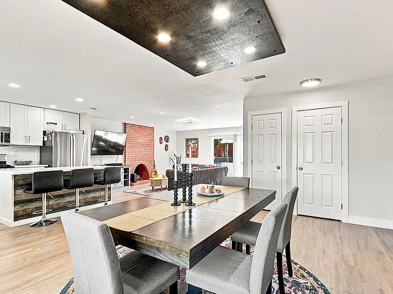 7001 Lynnetree Way — Photo 33