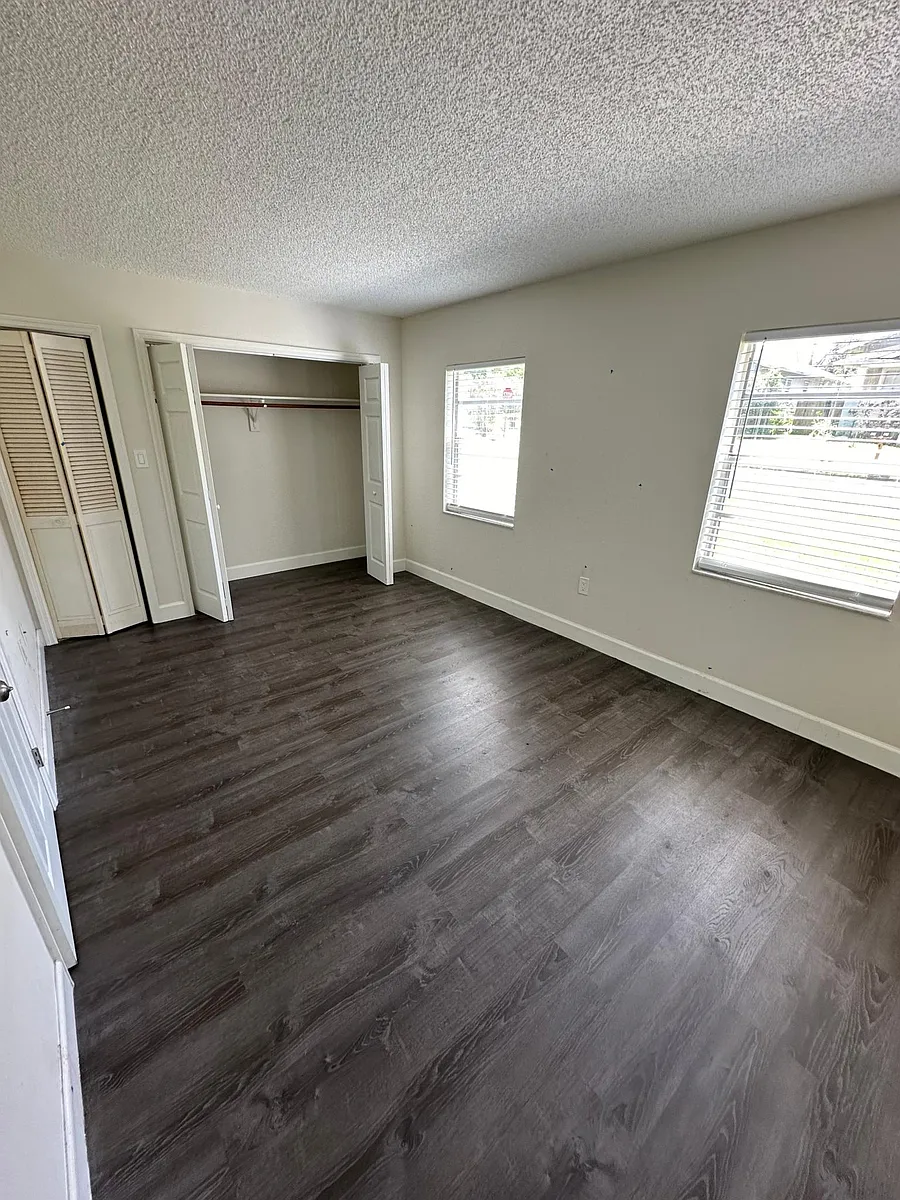 Bedroom - 1025 S Ohio Ave #12