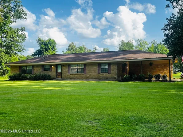 1387 E 1st St, Forest, MS 39074