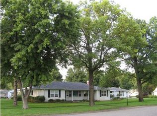 728 W 4th St, Halstead, KS 67056