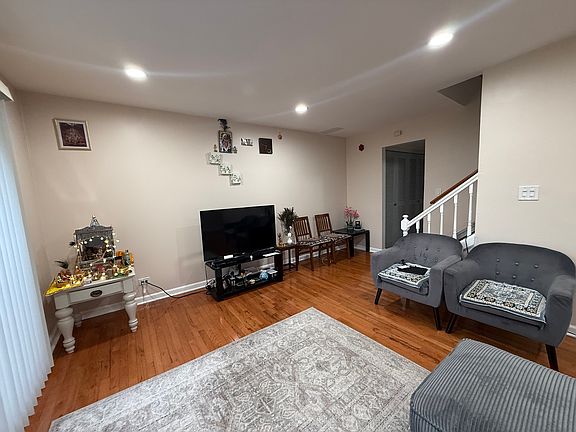 4th image of 2310 Hyde Ct