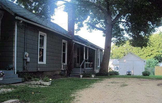 2nd image of 217 N Grove Ave