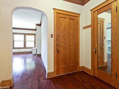 5615 N Campbell Ave, Chicago, IL, 60659