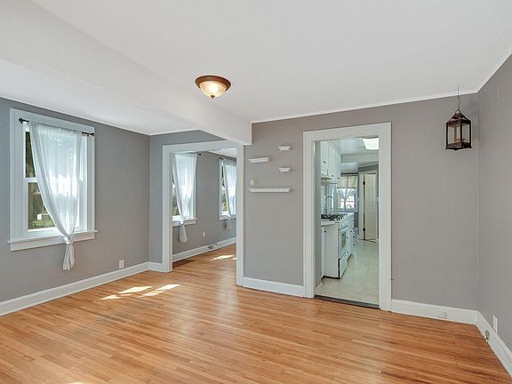 4th image of 5712 46th Ave S