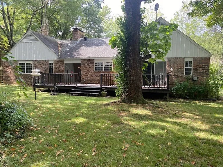 2602 N Stanton Ave — Photo 2