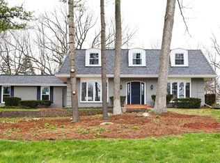 3695 Mary Cliff Ln, Brookfield, WI 53005