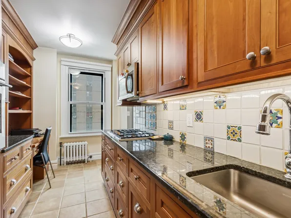 175 West 93rd Street 9B image 3 of 6