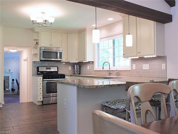 5th image of 17540 Merry Oaks Trl