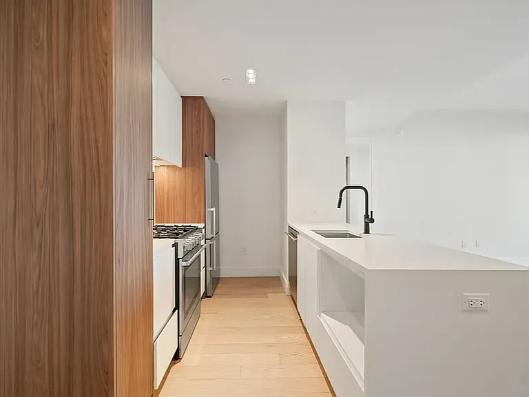 224 W 124th St #507 — Photo 6