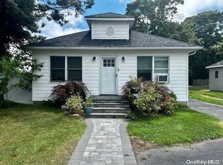 158 Oak St, Patchogue, NY 11772
