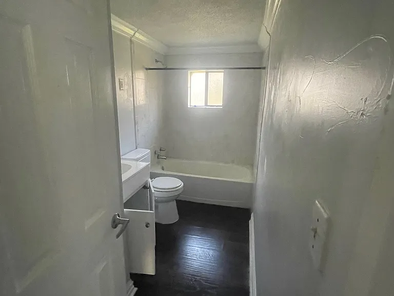 4831 Community Ave — Photo 9