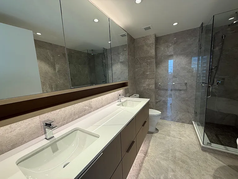 1202 W 42nd Ave #1202 — Photo 13
