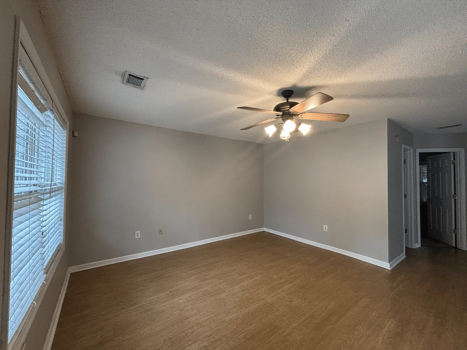 2 bed, 1176 sqft, $1,650 — Photo 3
