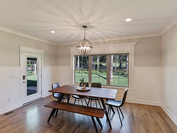4th image of 3506 Courtney Ln