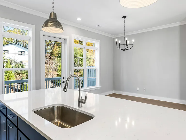 2035 Parkside Ln — Photo 16