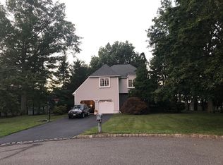 11 Clinton Ct, Holmdel, NJ 07733