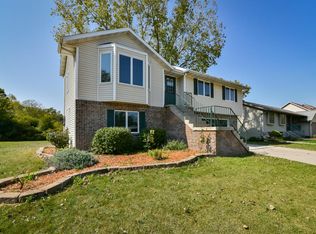 1135 Edgewood Rd, Kewaskum, WI 53040