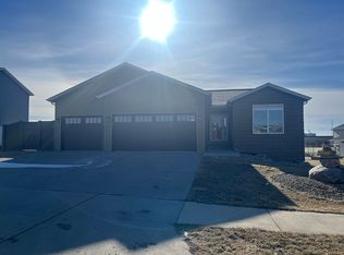919 Yukon Dr, Bismarck, ND 58503
