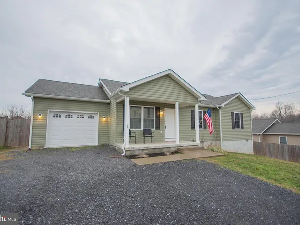 30 Hannah Ln, Bunker Hill, WV 25413