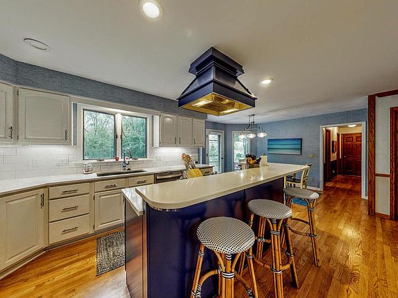 2nd image of 425 Newman COURT