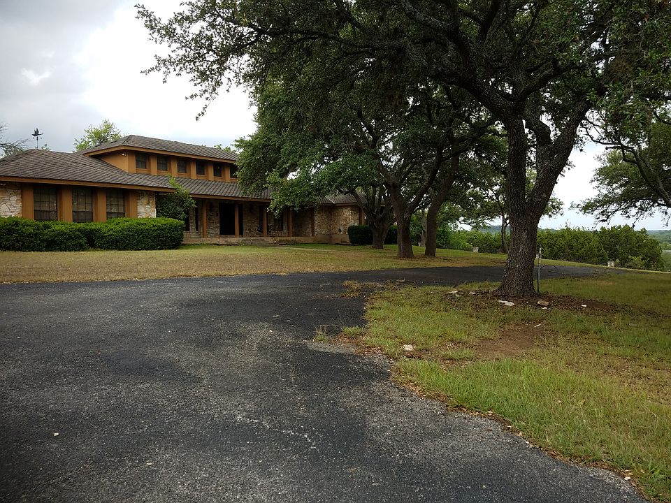 Home's Circular Driveway 