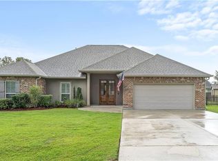 669 Deciduous Loop, Madisonville, LA 70447