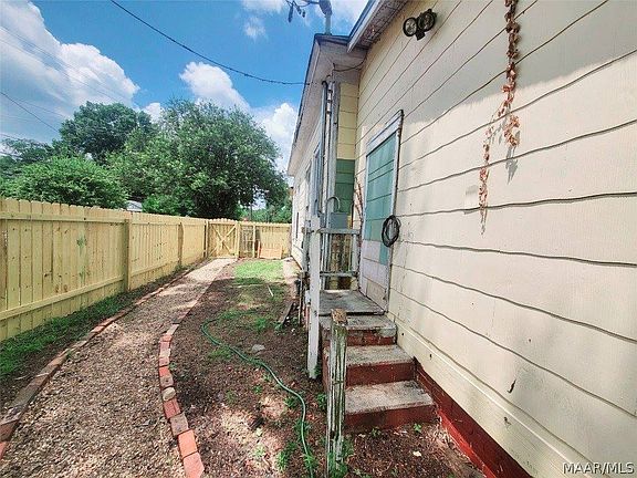 3rd image of 2102 Highland Ave