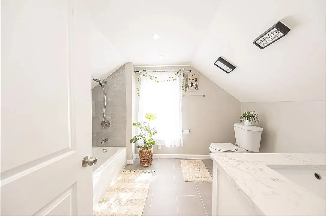 2 bed, 1080 sqft, $2,200 — Photo 1
