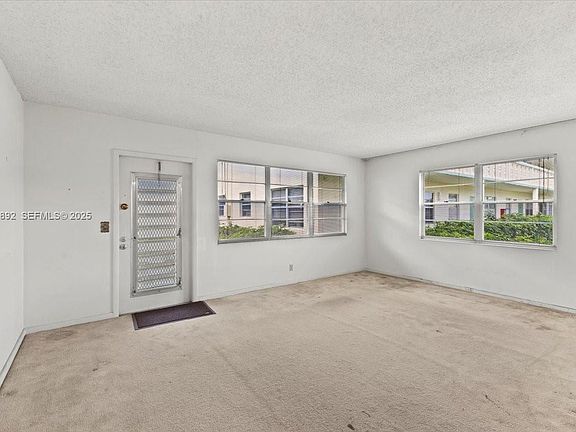 5th image of 349 Oakridge #349-T