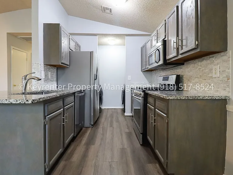 14906 E 89th Pl N — Photo 10