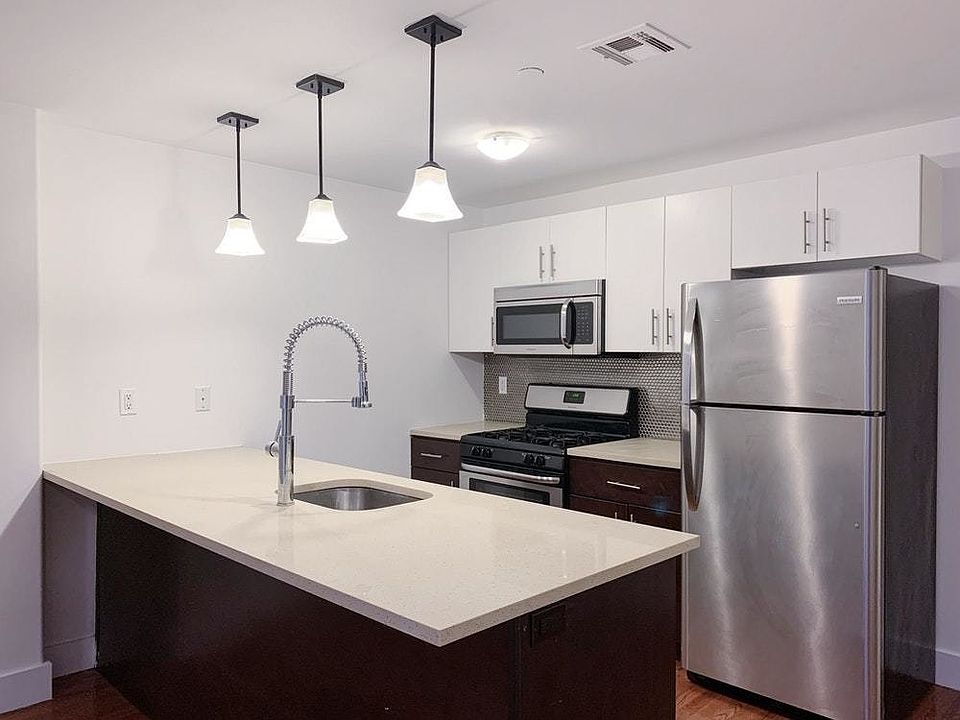 1st image of 80 Meserole St APT 2K