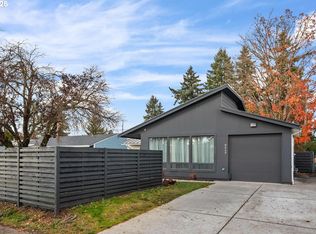 8629 NE Clackamas St, Portland, OR 97220