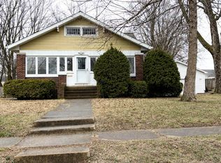 509 W Clay St, Clinton, IL 61727