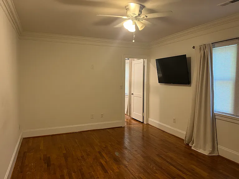 245 S Laurel Ave #A — Photo 14